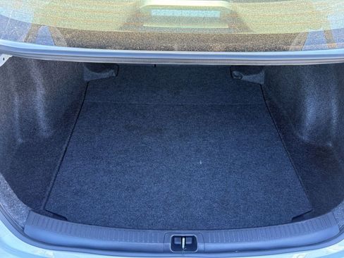 Used 2025 Toyota Corolla LE image 29