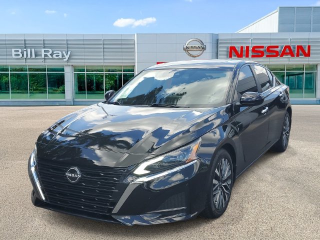 Used 2023 Nissan Altima 2.5 SV w/ SV Premium Package FWD image 2