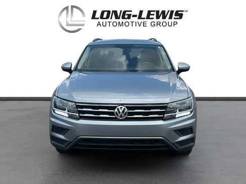 Used 2020 Volkswagen Tiguan SE w/ Panoramic Sunroof Package FWD image 11