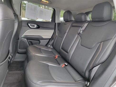 Certified 2022 Jeep Compass Limited image 21