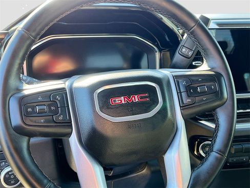 Used 2025 GMC Sierra 1500 Elevation image 11