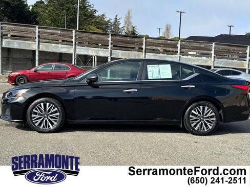 Used 2024 Nissan Altima 2.5 SV image 7