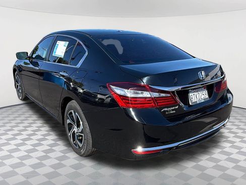 Used 2017 Honda Accord LX image 7