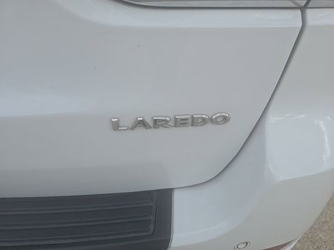 Used 2016 Jeep Grand Cherokee Laredo w/ Quick Order Package 23E image 7