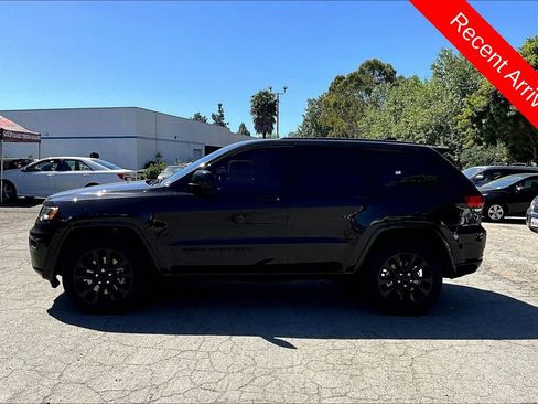 Used 2022 Jeep Grand Cherokee Laredo X image 7