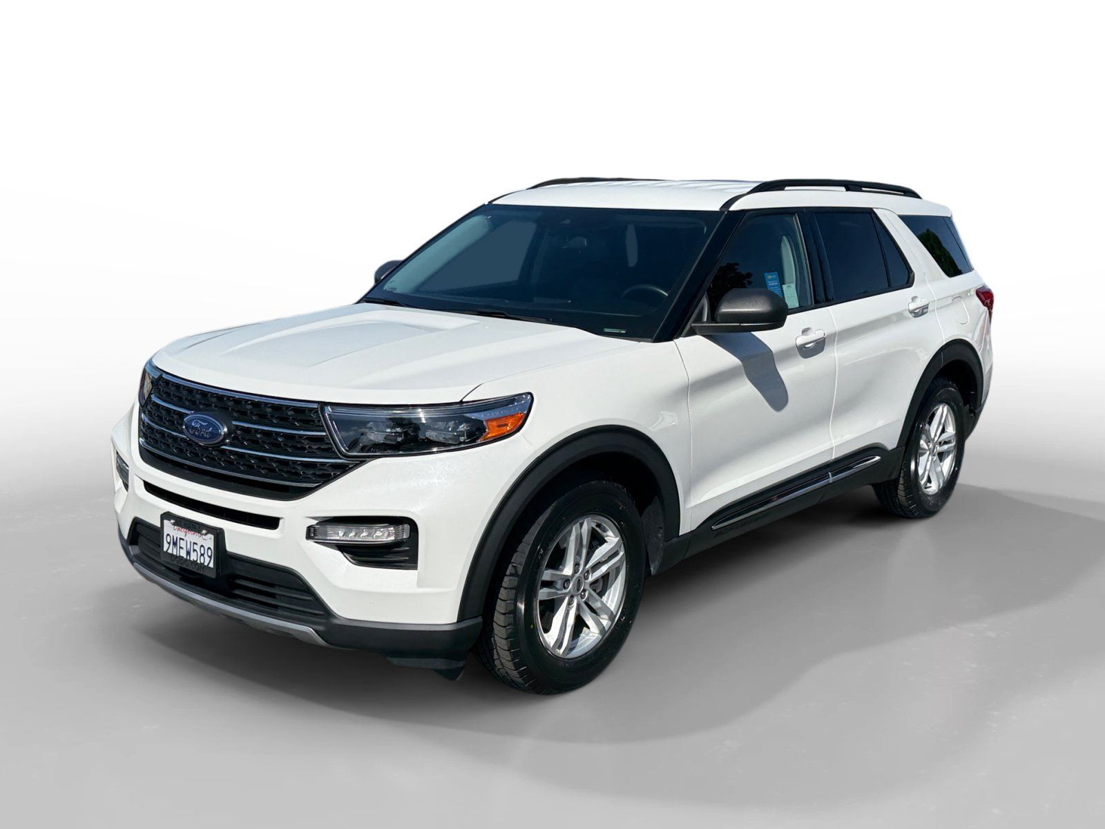 Certified 2023 Ford Explorer XLT w/ Equipment Group 202A RWD image 1