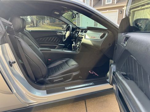 Used 2011 Ford Mustang GT Premium w/ Security Pkg image 19