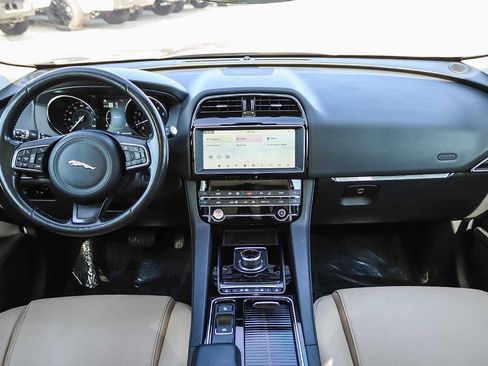 Used 2020 Jaguar F-PACE Premium AWD/4WD image 16