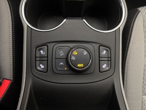 Used 2023 GMC Terrain SLE w/ Driver Convenience Package image 31