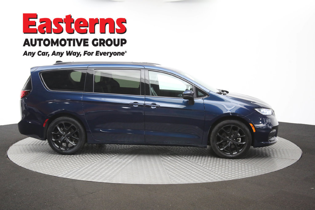 Used 2023 Chrysler Pacifica Touring-L w/ S Appearance Package FWD image 48
