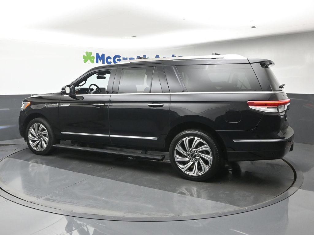Used 2023 Lincoln Navigator L Reserve AWD/4WD image 28