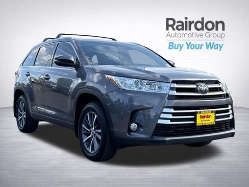 Used 2018 Toyota Highlander XLE AWD/4WD image 1