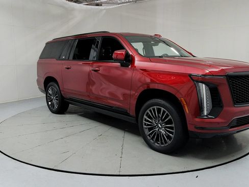 Certified 2025 Cadillac Escalade ESV Sport Platinum AWD/4WD image 7