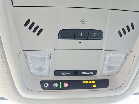 Used 2020 Buick Enclave Essence w/ Sport Touring Edition image 35