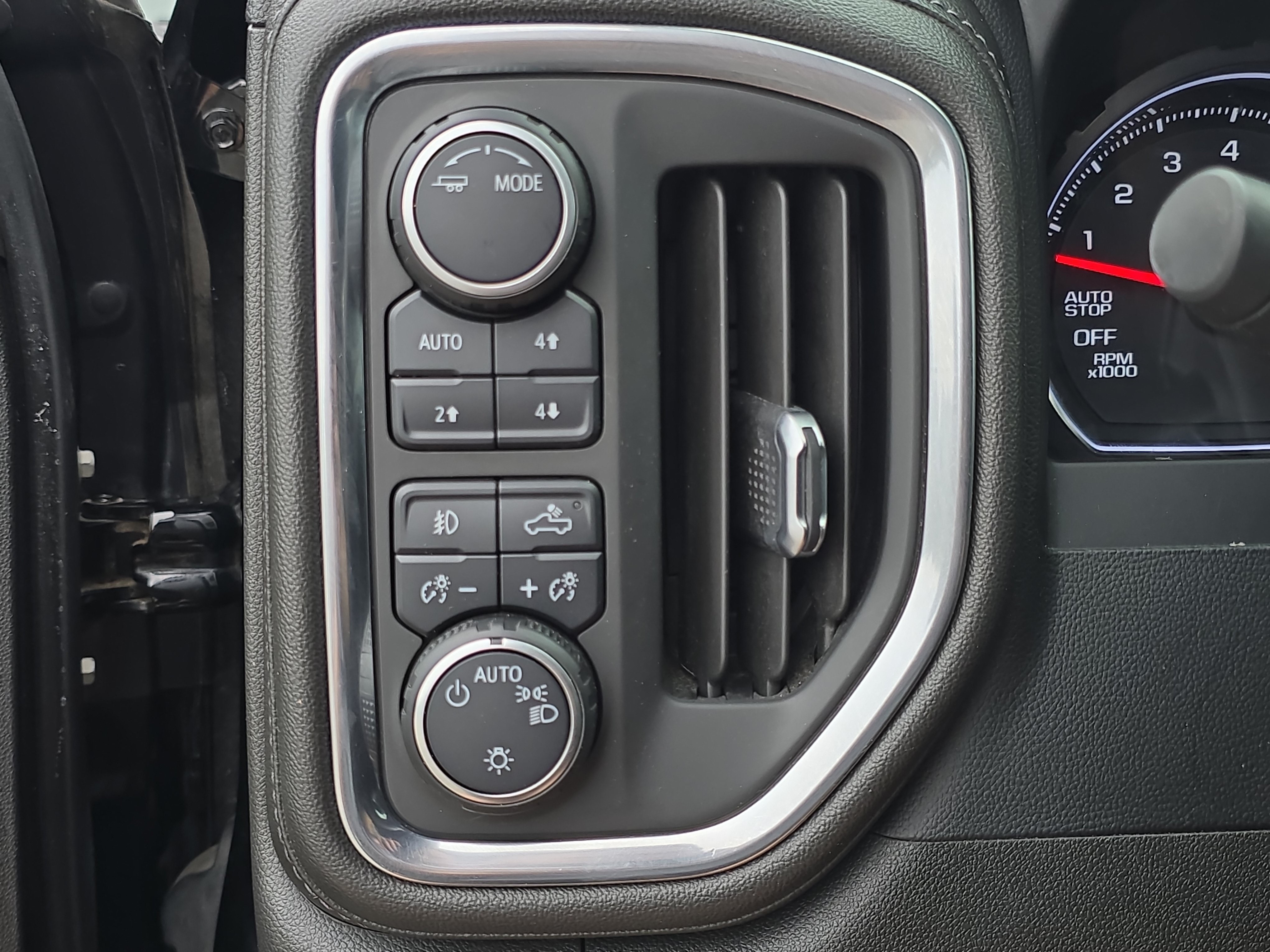 Used 2022 Chevrolet Silverado 1500 RST w/ Z71 Off-Road Package AWD/4WD image 24