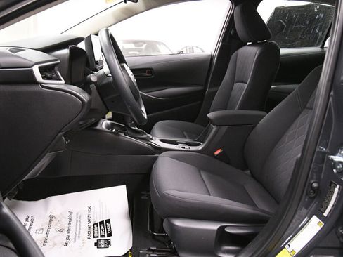 Certified 2025 Toyota Corolla LE image 9