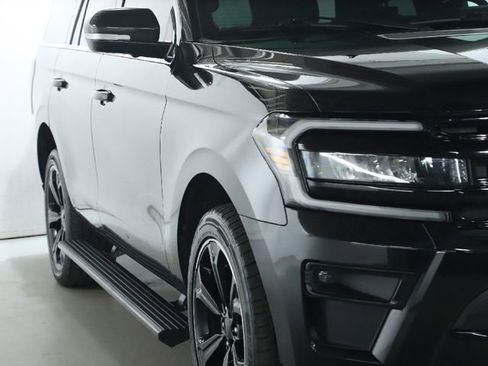 Used 2022 Ford Expedition Limited image 5