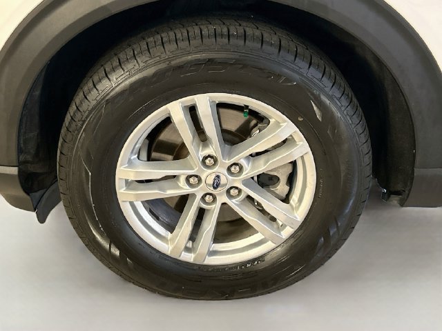 Used 2024 Ford Explorer XLT AWD/4WD image 31