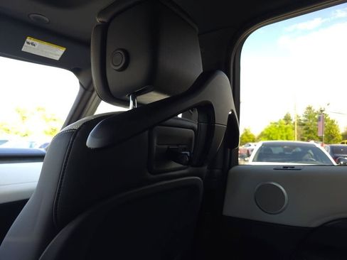 Used 2023 Land Rover Discovery HSE R-Dynamic AWD/4WD image 34