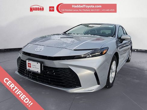 Certified 2025 Toyota Camry LE image 1