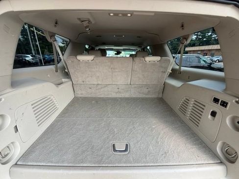 Used 2017 Cadillac Escalade ESV Luxury AWD/4WD image 20