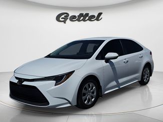 Used 2025 Toyota Corolla LE video 1