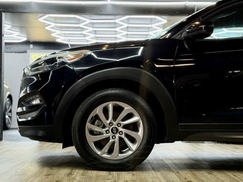 Used 2016 Hyundai Tucson SE w/ Option Group 02 FWD image 4