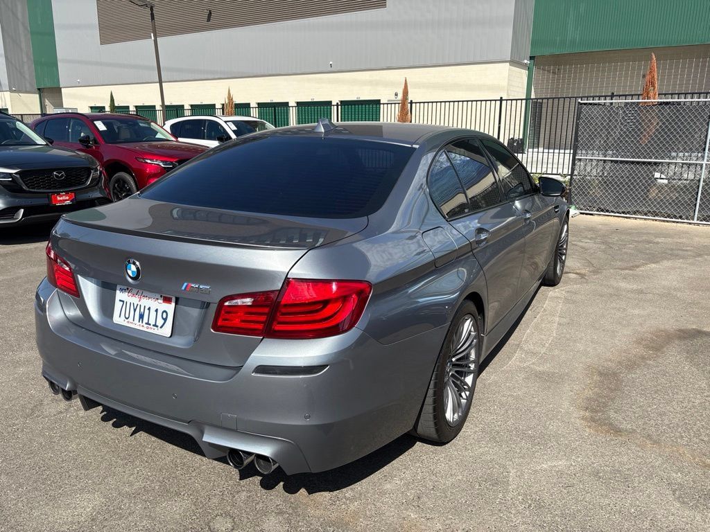 Used 2013 BMW M5 RWD image 5