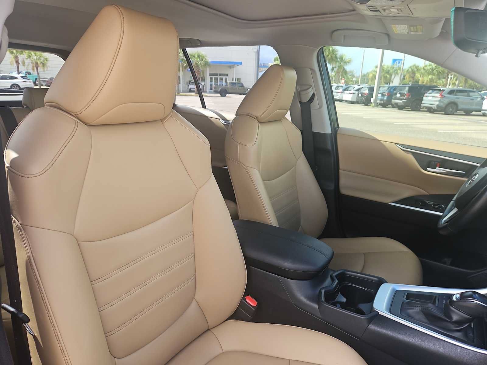 Used 2021 Toyota RAV4 XLE Premium FWD image 26