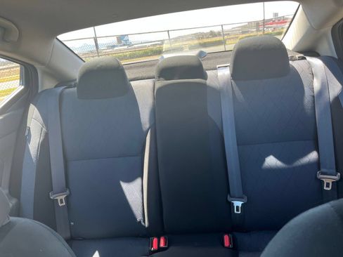 Used 2025 Nissan Versa SV FWD image 33