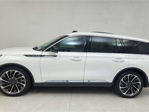 Used 2020 Lincoln Aviator Reserve w/ Equipment Group 202A image 10