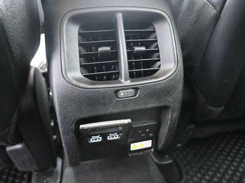 Used 2020 Jeep Cherokee Latitude Plus w/ Comfort/Convenience Group image 13