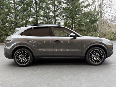 Used 2019 Porsche Cayenne image 4