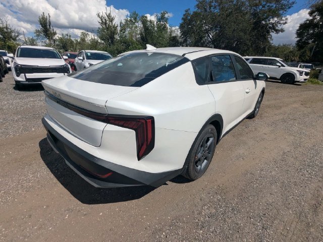 New 2027 Kia K4 FWD image 6