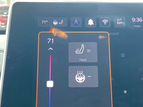 Used 2025 Jeep Compass Limited AWD/4WD image 17