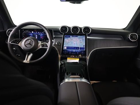 Used 2026 Mercedes-Benz GLC 300 4MATIC image 44