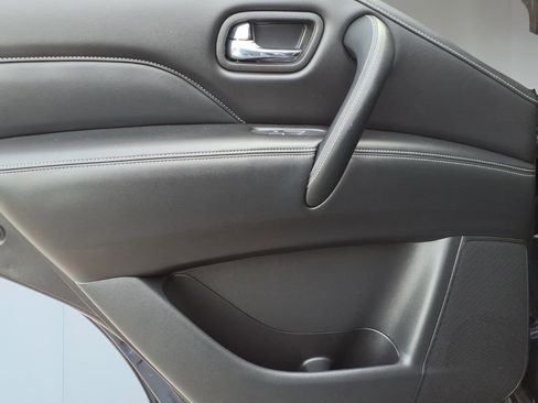 Used 2024 INFINITI QX80 Luxe RWD image 11