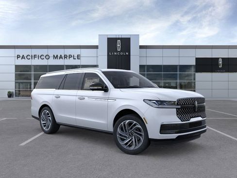 New 2025 Lincoln Navigator L Reserve image 7