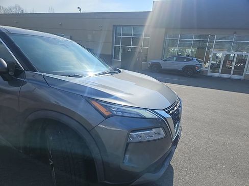 Used 2021 Nissan Rogue SV image 7