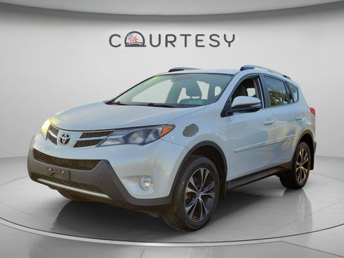 Used 2015 Toyota RAV4 Limited w/ Technology Package AWD/4WD image 1