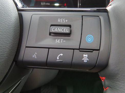 Certified 2025 Nissan Kicks SR w/ SR Premium Package AWD/4WD image 32