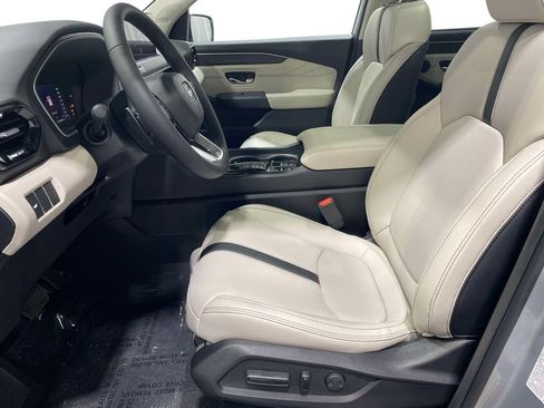 New 2026 Honda Pilot Touring image 17