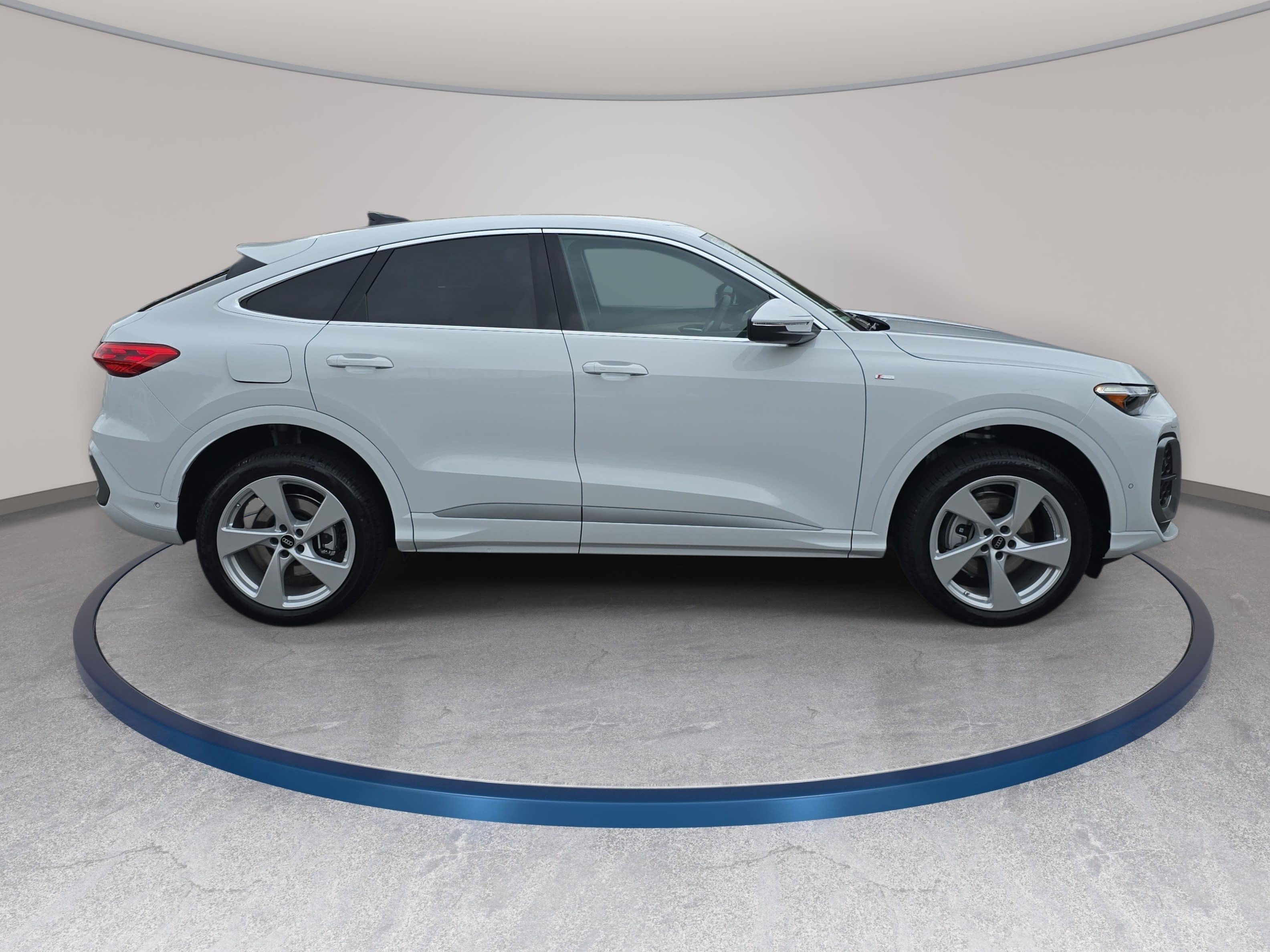 New 2026 Audi Q5 Premium Plus AWD/4WD image 4