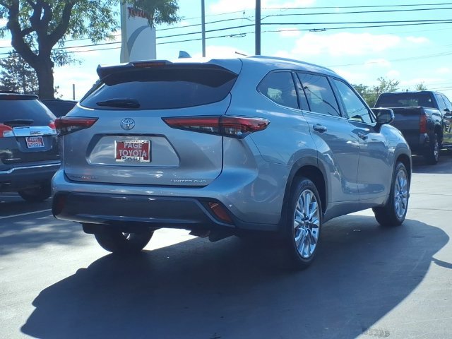 Used 2023 Toyota Highlander Limited AWD/4WD image 4