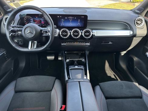 Used 2025 Mercedes-Benz GLB 250 image 17