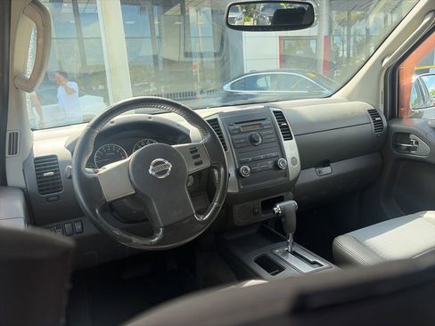 Used 2010 Nissan Frontier LE RWD image 5