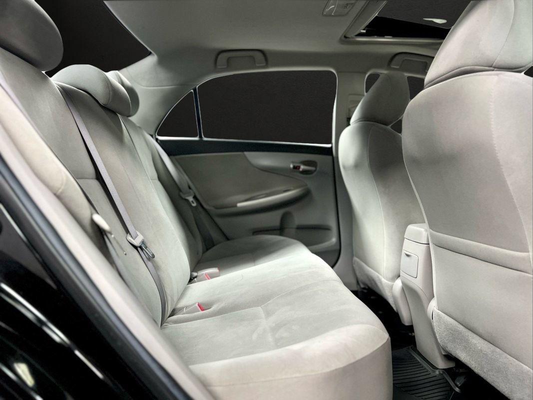 Used 2011 Toyota Corolla LE w/ Premium Pkg FWD image 25