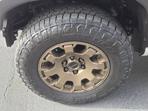 Used 2025 Toyota 4Runner Trailhunter image 9