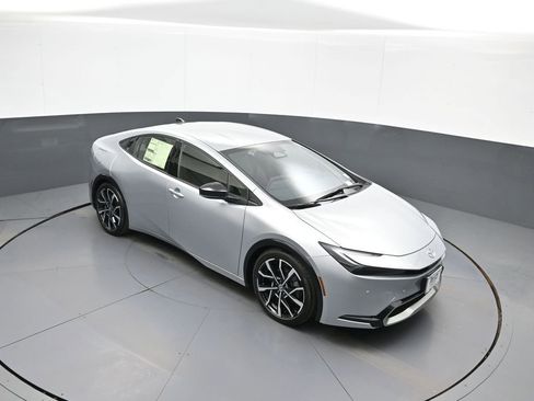 New 2026 Toyota Prius Plug-In Hybrid FWD image 36