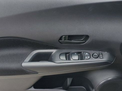 New 2024 Nissan Kicks S image 18